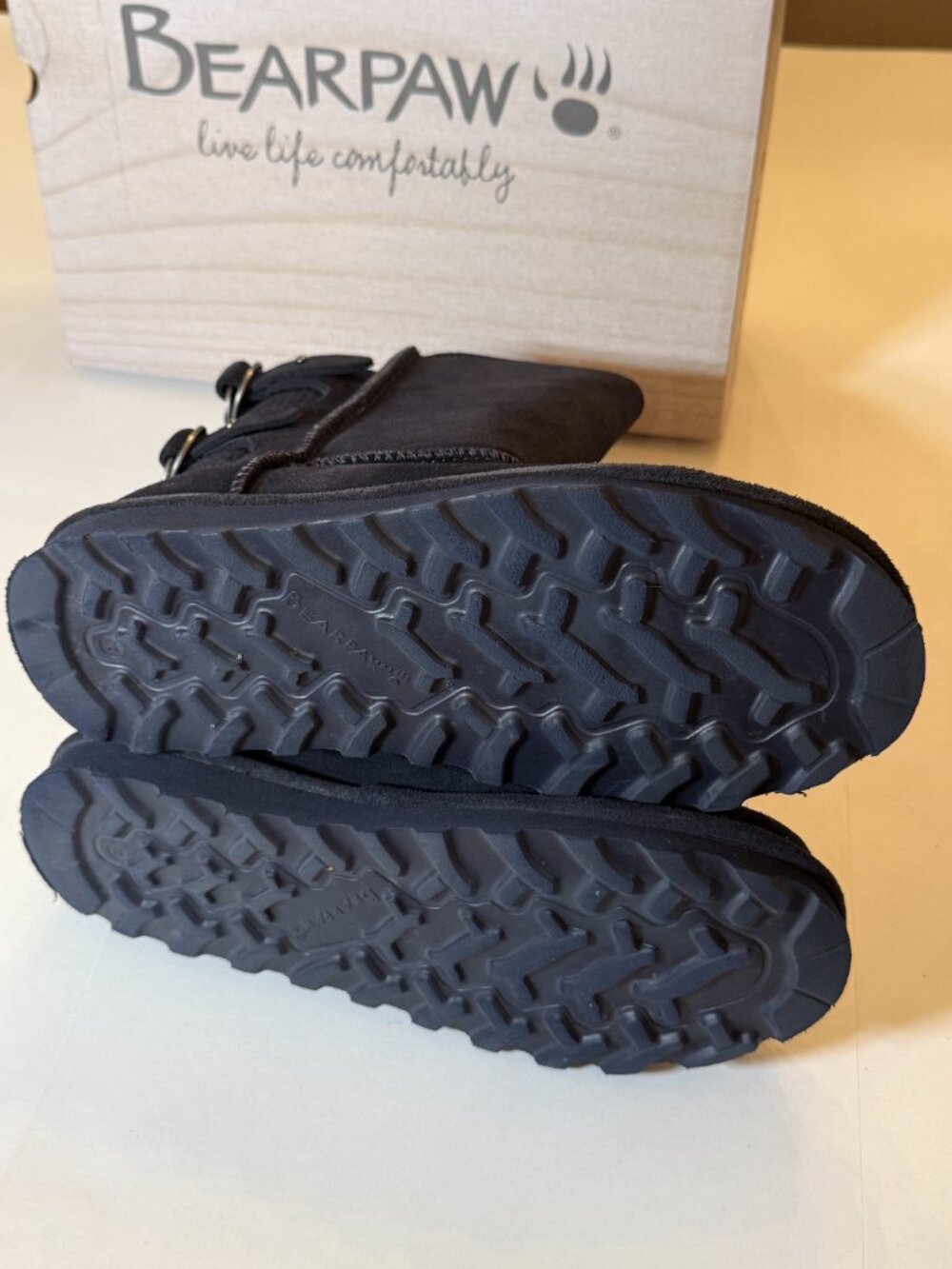 Bearpaw Navy Twin Buckled Clara Boots with Fuzzy Lining. New in Box Women's 10 - Picture 9 of 10